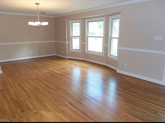 3rd image of 337 Robinhood Rd