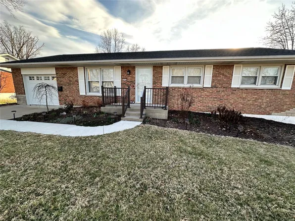 959 N Metter Ave, Columbia, IL 62236