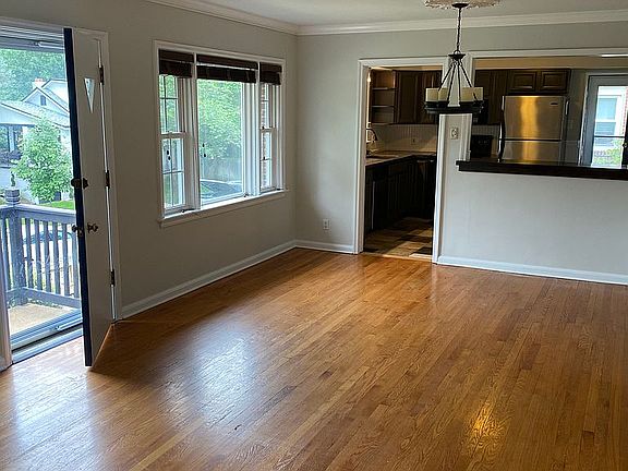 3rd image of 8768 Pine Ave