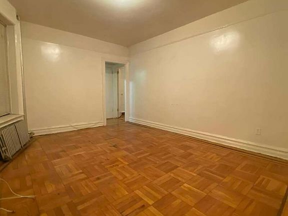 3rd image of 287 Webster Ave #1C