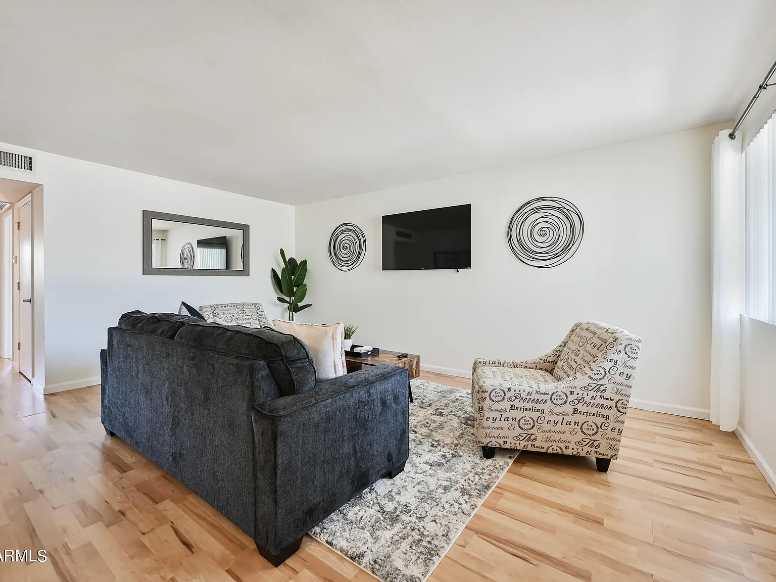 2 bed, 1.0 bath, 863 sqft, $1,500 — Photo 3