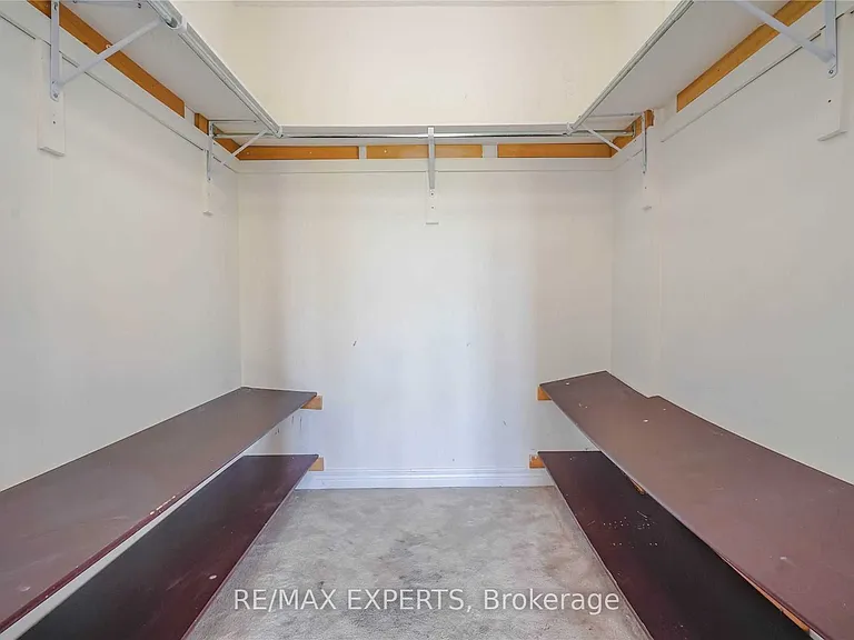 33 Saltspring Dr — Photo 16