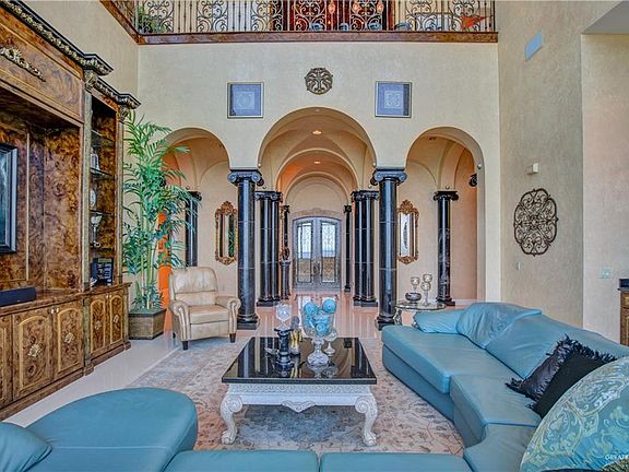 4th image of 310A Padre Blvd