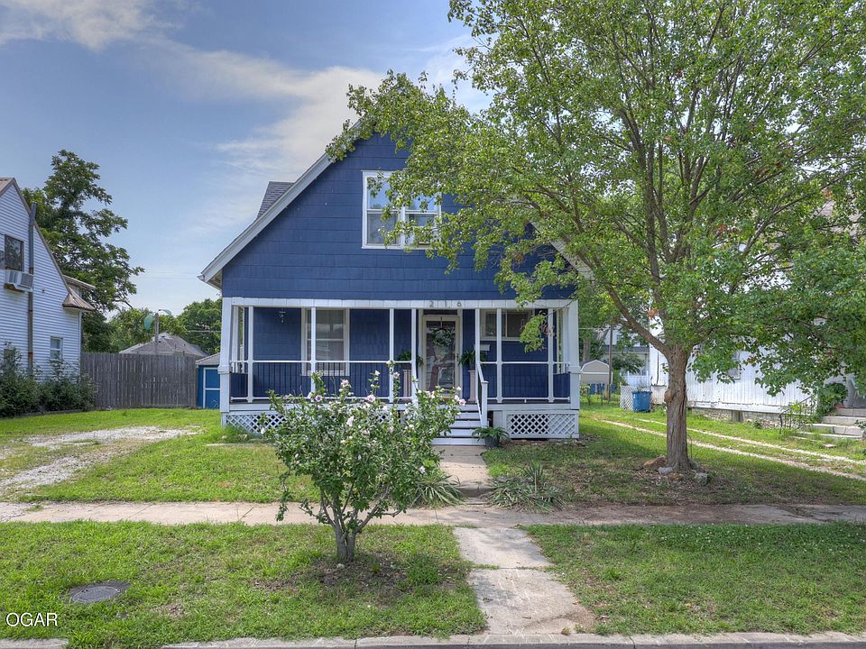 1st image of 216 N Sergeant Ave
