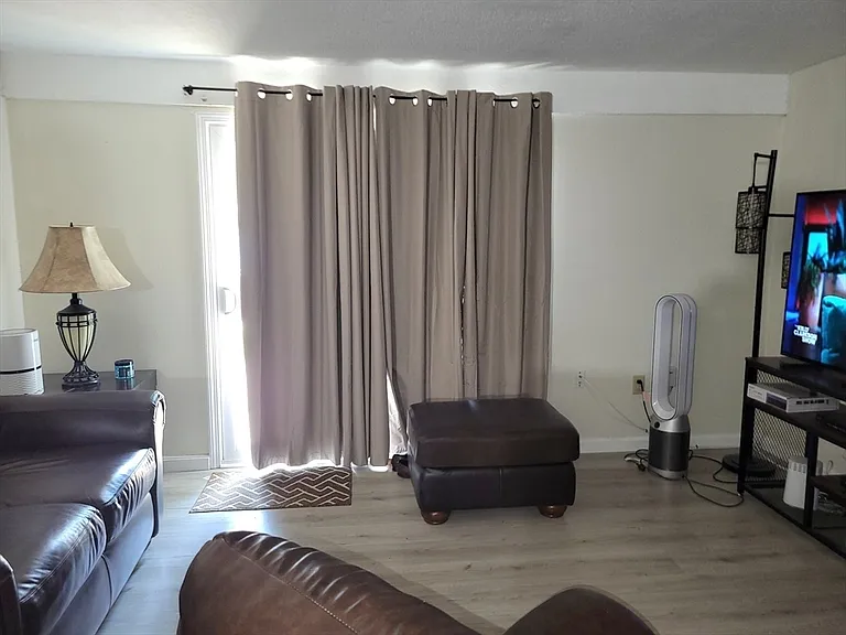 4 Post Oak Ln #15 — Photo 11