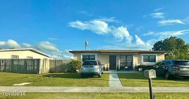 2nd image of 11910R SW 186th St