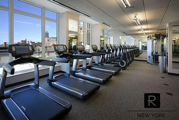 Sold by R New York | media 18