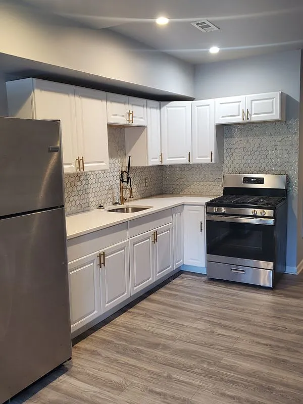 2 bed, 1.0 bath, 1000 sqft, $1,750 — Photo 1