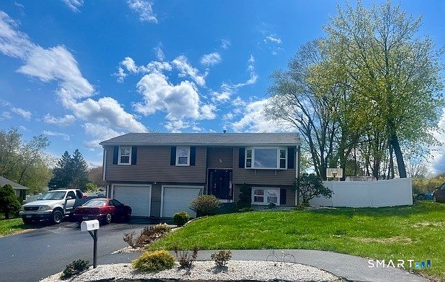 1st image of 34 Keats Road