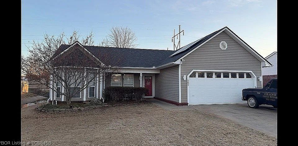 1st image of 505 Sandstone Dr