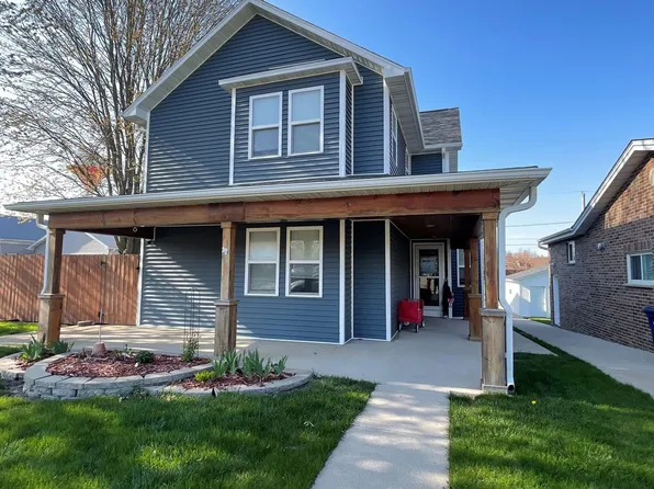 303 1st Ave E, Farley, IA 52046