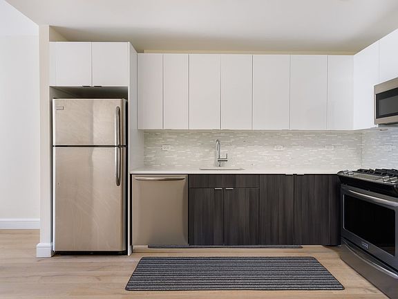 4th image of 2521 43rd Ave APT 410