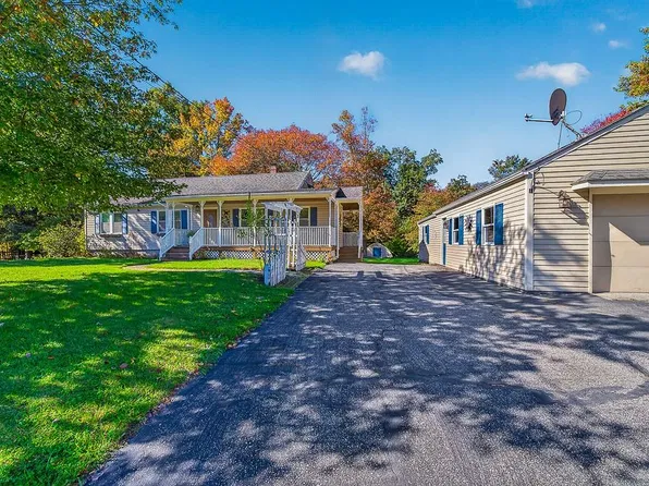 94 Grove Ln, Pascoag, RI 02859