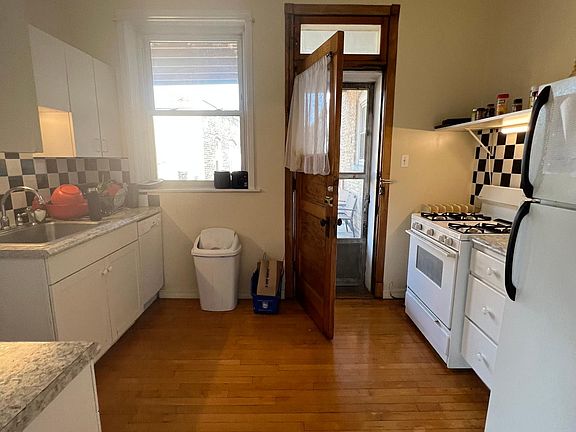 2nd image of 1308 W Rosemont Ave #3W