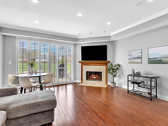 2nd image of 114 Golfview Dr