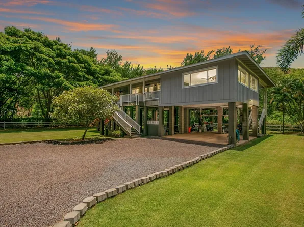 5442 Menehune Rd, Waimea, HI 96796