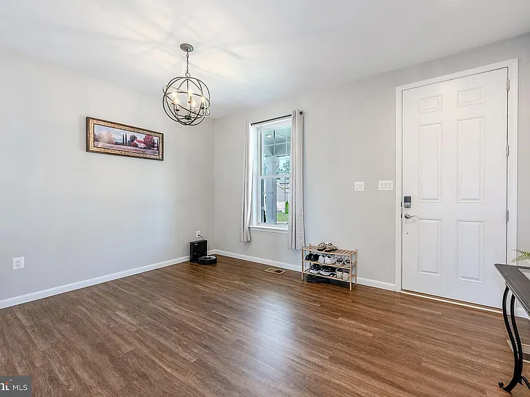 324 Cedar Spring Dr — Photo 7