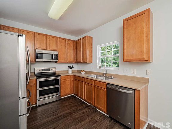 4th image of 20 Gwendolyn Cir