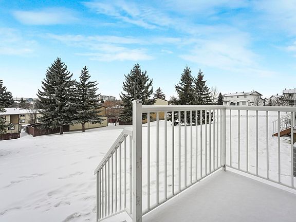 5th image of 451 Hyndman Cres NW #28