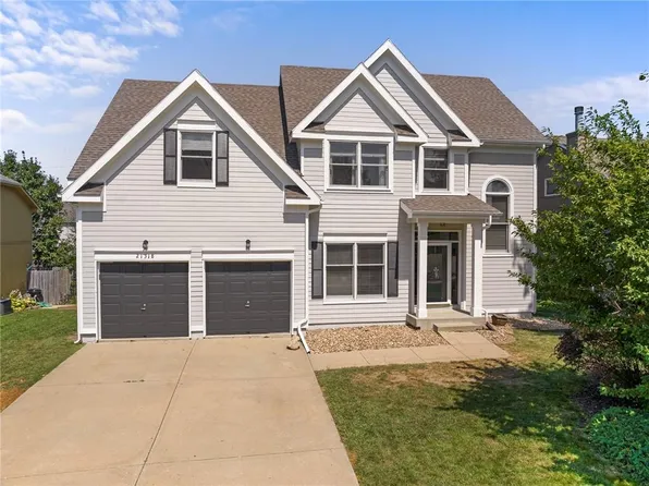 21318 W 55th Ter, Shawnee, KS 66218
