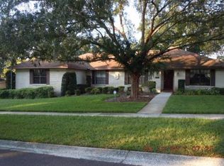 2710 Fairway View Dr, Valrico, FL 33596