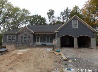 3369 Hickory Knl, Lysander, NY 13027