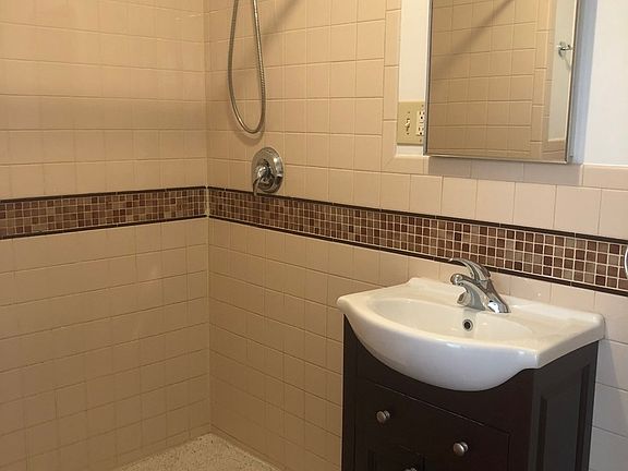 5th image of 49 Garnet St #3