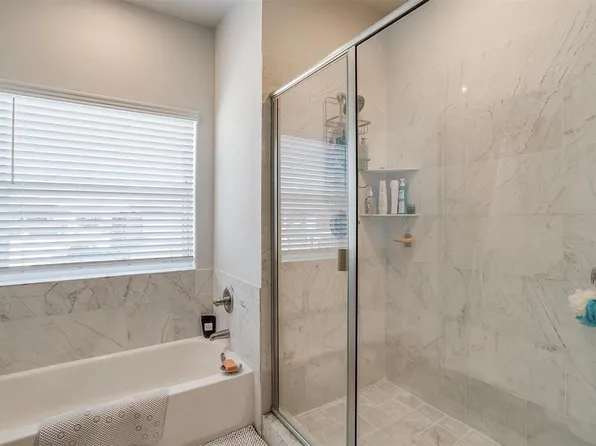 1313 Summerset Ln, Burleson, TX 76028