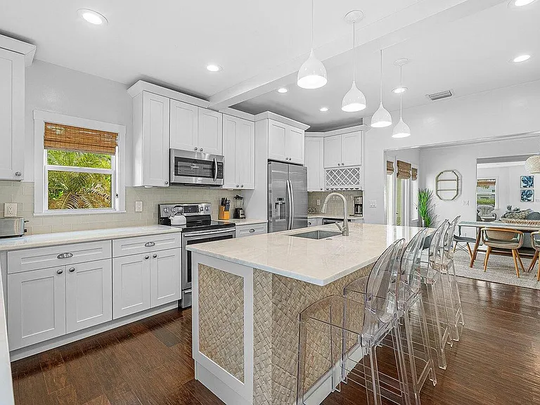 414 NE 7th Ave — Photo 11