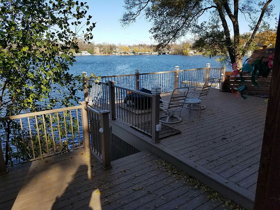 Enjoy pier & 33' of Okauchee Lake frontage!