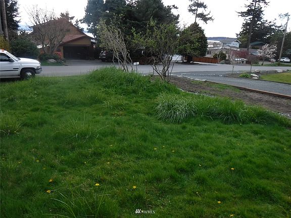 4th image of 1279 Farragut Drive