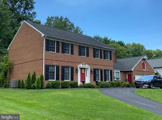 2612 Chestnut Valley Dr, Lancaster, PA 17601