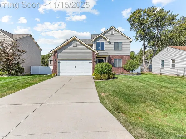 2914 Hartline Dr, Rochester Hills, MI 48309