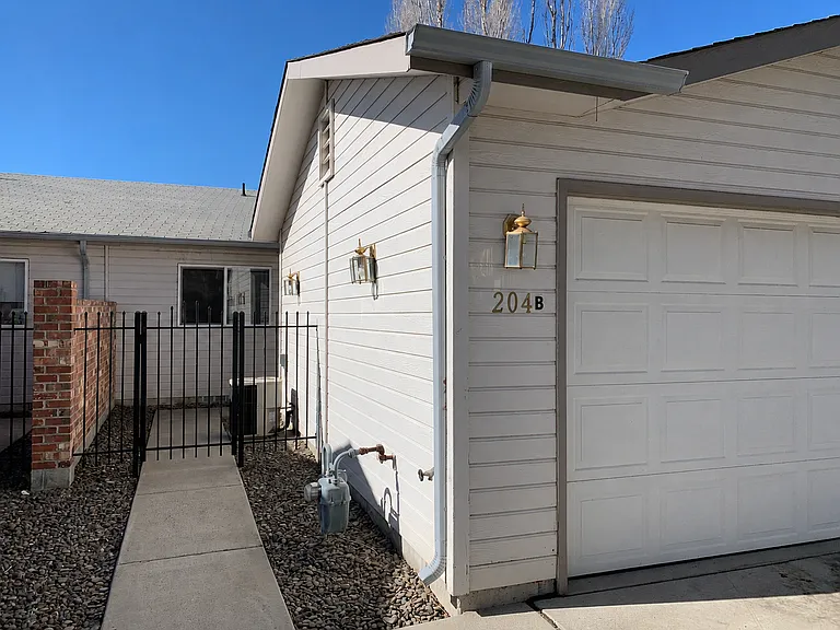 204 S 81st Ave #B — Photo 17