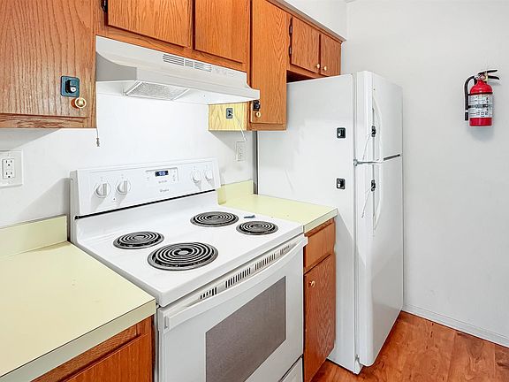 5th image of 10 Waterview Dr #10