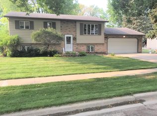 2018 14th Ave SE, Aberdeen, SD 57401