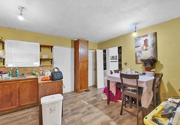 3rd image of 5621 Harwell Ln