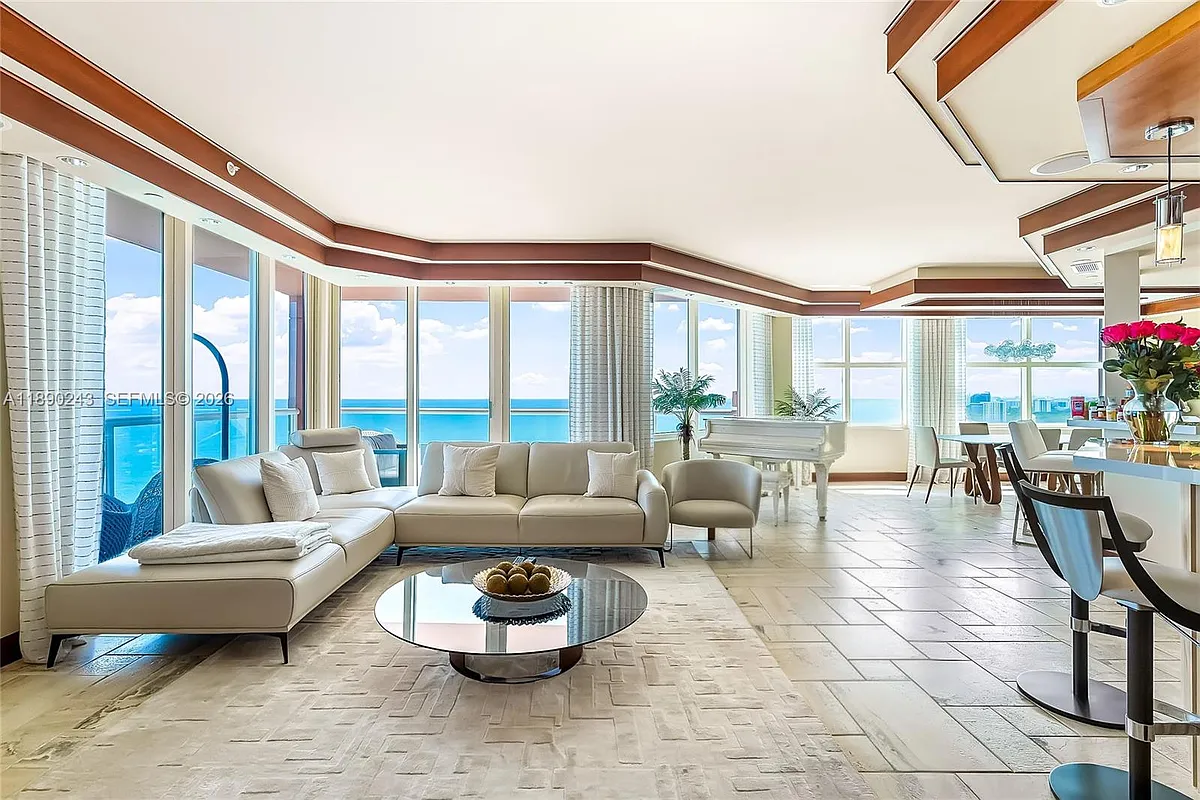 Building Photo - 2110 N Ocean Blvd #23B