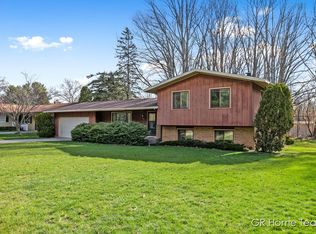 1466 N Ivanhoe Rd, Ludington, MI 49431