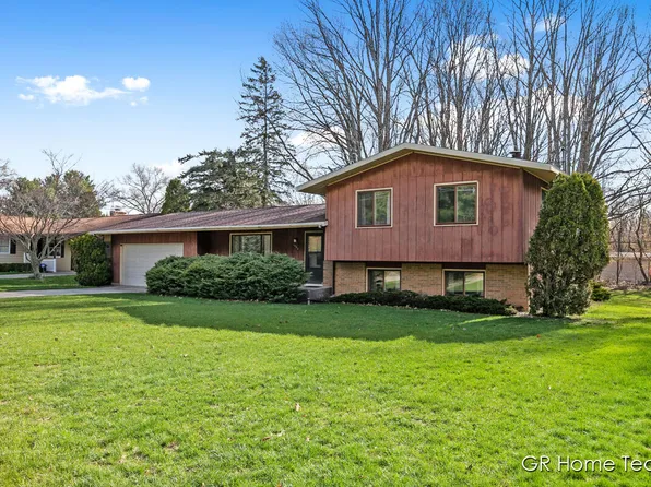 1466 N Ivanhoe Rd, Ludington, MI 49431