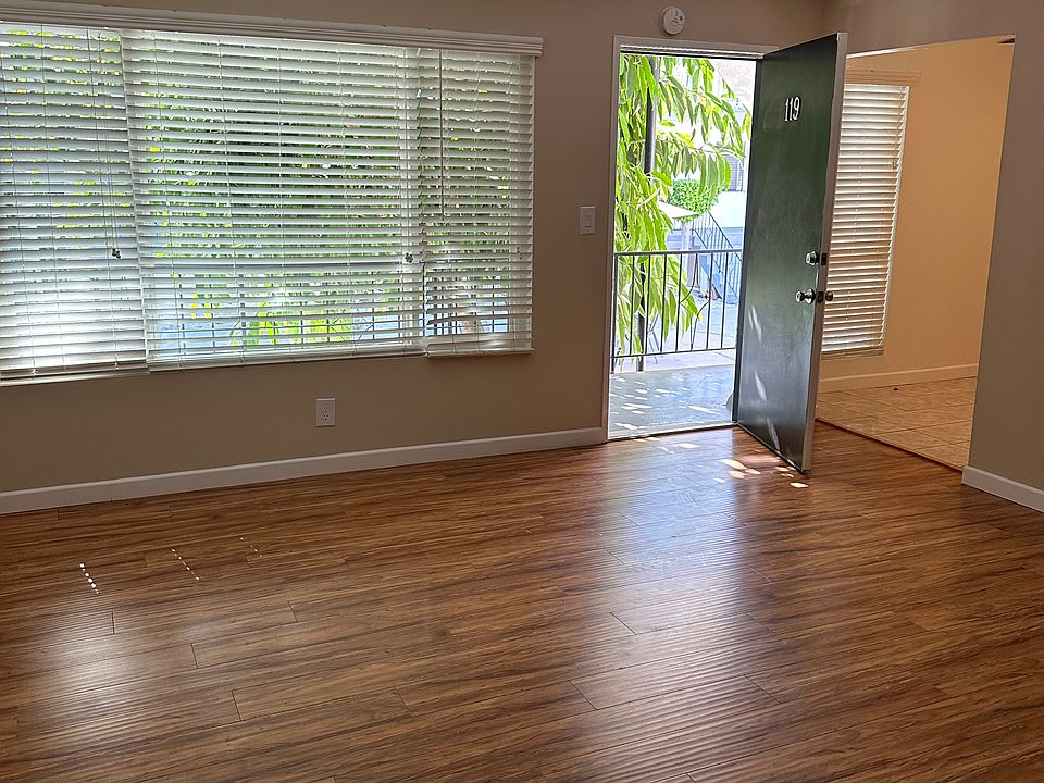 1st image of 23611 Arlington Ave