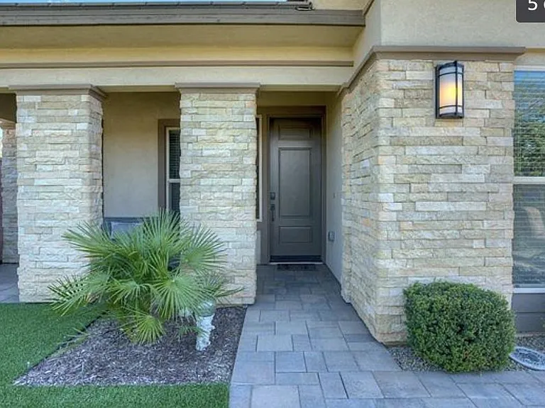 51019 Doubletree Ct — Photo 2