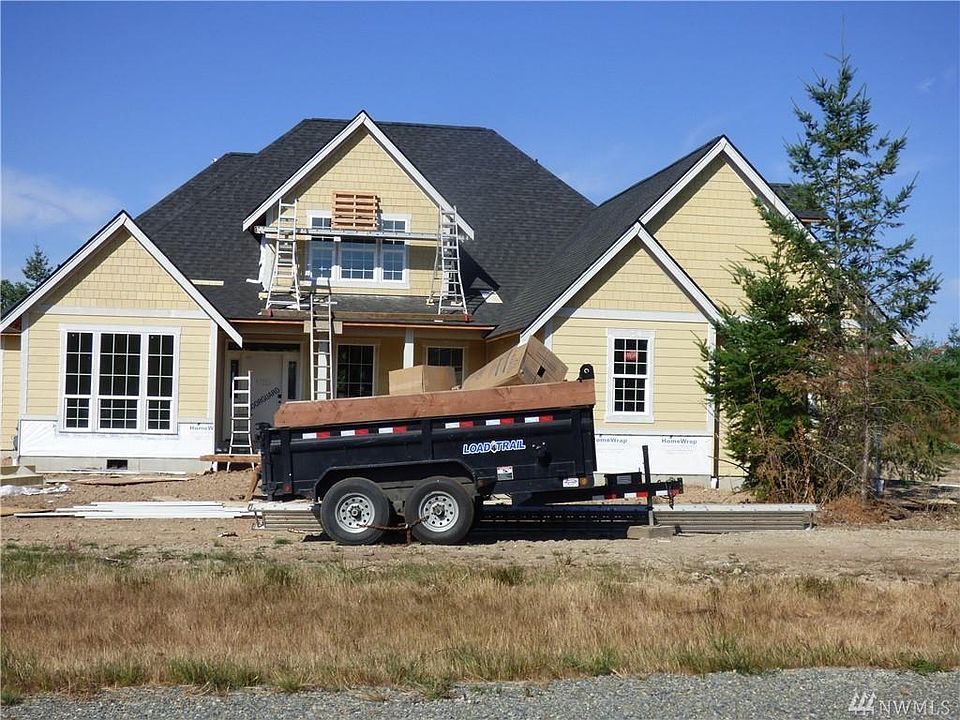 2nd image of 5311 Coppermill Ct NE