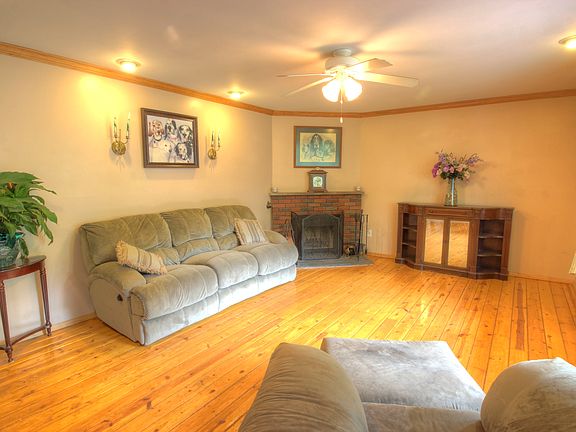2nd image of 91 Orchard Ave