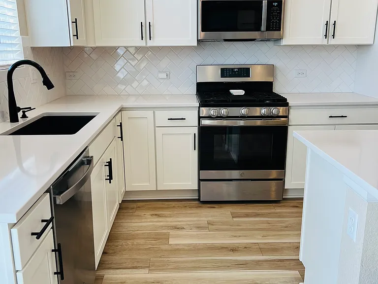 48 N Edge Cliff St — Photo 4