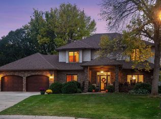 144 Stacy Cir, Waconia, MN 55387