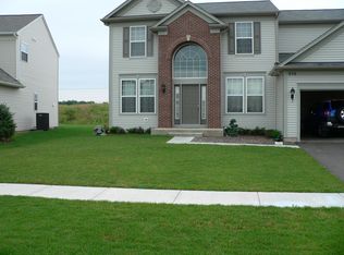 950 Elfering Ln, Antioch, IL 60002