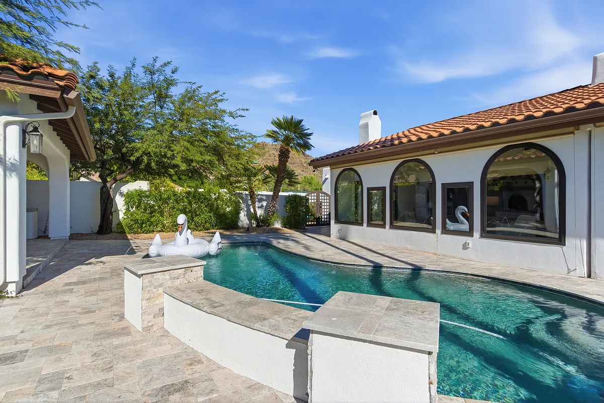 Building Photo - 5828 E Cactus Wren Rd
