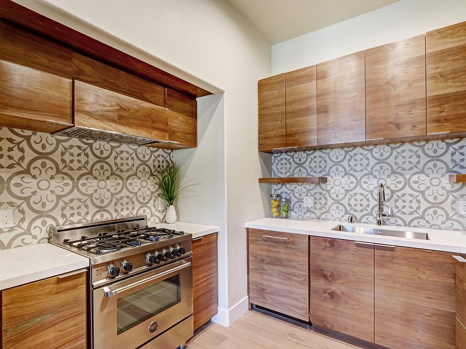 1st image of 218 S Oakland Ave #300