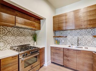 218 S Oakland Ave #300, Pasadena, CA 91101